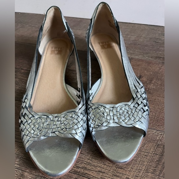 Frye Cameron Skimmer Huarache leather mini wedge peep toe sandals, size 8.5 - Picture 3 of 14